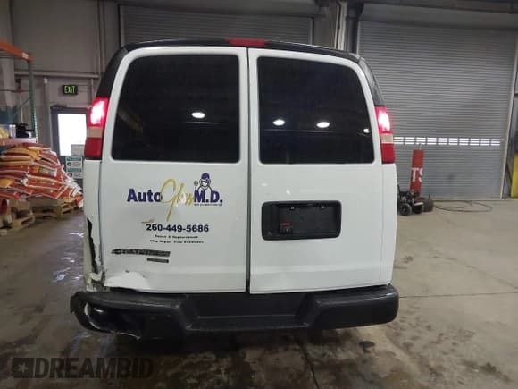 ✅ 2014 Chevrolet Express Cargo • VIN: 1GCSGAFX0E1112670 • Lot: 38943752. Wystawiony na IAAI z przebiegiem 75 527 mil. Bezpłatny archiwum sprzedaży aukcyjnych z USA i szczegółowy raport historii pojazdu na DreamBid. Zdjęcie 17.