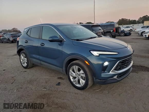 ✅ 2024 Buick Encore GX Preferred • VIN: KL4AMBS21RB077488 • Лот: 85430045. Опубликован ранее на Copart с пробегом 28 987 миль. Бесплатный доступ к архиву аукционных продаж из США и подробный отчёт об истории автомобиля на DreamBid. Изображение 4.