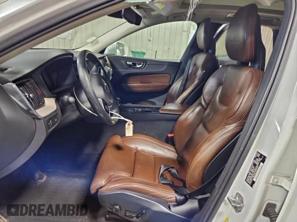✅ 2018 Volvo XC60 Inscription • VIN: YV4A22RL1J1001285 • Lot: 95711165. Listed on Copart with 87,474 mi. Free auction sales archive from the USA and detailed vehicle history report at DreamBid. Image 7.