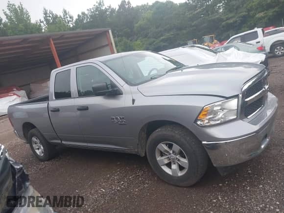 2024 Ram 1500 SLT z VIN 1C6RR6GG2RS135931, wystawiony jako IAAI lot #42509523 z przebiegiem 27 074 mil mil oraz . Historia ofert i sprzedaży dostępna na DreamBid. Obrazek 13.