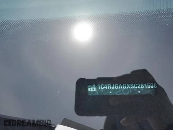 2025 Jeep Grand Cherokee Altitude X with VIN 1C4RJGAGXSC281508, listed as a Copart auction lot 64841415 with 2,231 mi miles and Salvage title. Bid and sale history available at DreamBid. Image 13.