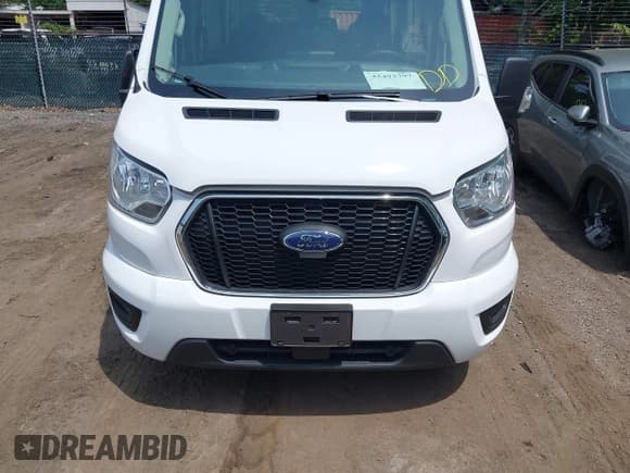 ✅ 2022 Ford Transit Passenger XL • VIN: 1FBAX2X89NKA78929 • Lot: 42493797. Wystawiony na IAAI z przebiegiem 35 885 mil. Bezpłatny archiwum sprzedaży aukcyjnych z USA i szczegółowy raport historii pojazdu na DreamBid. Zdjęcie 6.