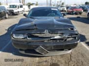 ✅ 2013 Dodge Challenger SXT • VIN: 2C3CDYAGXDH680636 • Lot: 81573574. Wystawiony na Copart z przebiegiem 83 793 mil. Bezpłatny archiwum sprzedaży aukcyjnych z USA i szczegółowy raport historii pojazdu na DreamBid. Zdjęcie 5.