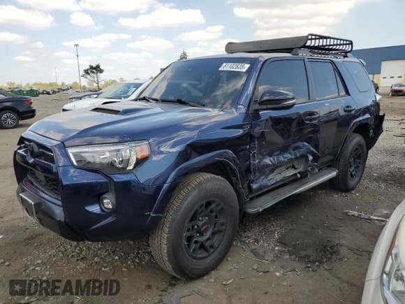 ✅ 2021 Toyota 4Runner Venture • VIN: JTEHU5JR7M5956906 • Лот: 81102835. Опубликован ранее на Copart с пробегом 56 732 миль. Бесплатный доступ к архиву аукционных продаж из США и подробный отчёт об истории автомобиля на DreamBid. Изображение 1.