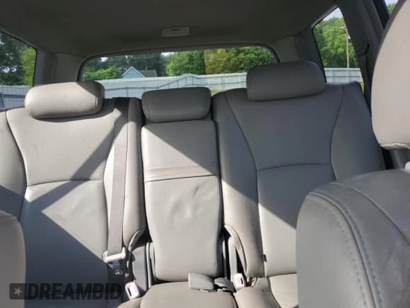 ✅ 2007 Toyota Highlander • VIN: JTEGP21A570129323 • Лот: 56898785. Опубликован ранее на Copart с пробегом 158 036 миль. Бесплатный доступ к архиву аукционных продаж из США и подробный отчёт об истории автомобиля на DreamBid. Изображение 10.