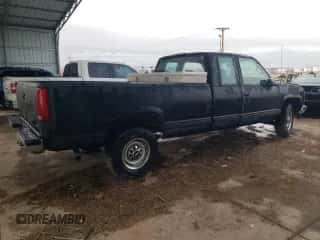 2000 Chevrolet Silverado 2500 z VIN 1GCGC29J9YF414173, wystawiony jako Copart lot #82106224 z przebiegiem 106 715 mil mil oraz Nie do naprawy • Non repairable. Historia ofert i sprzedaży dostępna na DreamBid. Obrazek 3.