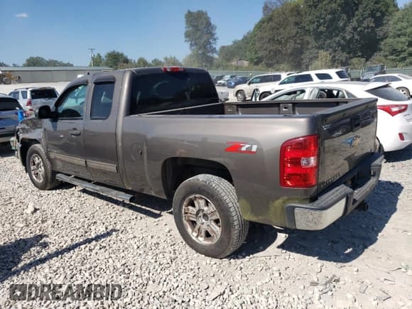 ✅ 2013 Chevrolet Silverado 1500 LT • VIN: 1GCRCSE07DZ218053 • Lot: 80186685. Listed on Copart with 121,753 mi. Free auction sales archive from the USA and detailed vehicle history report at DreamBid. Image 2.