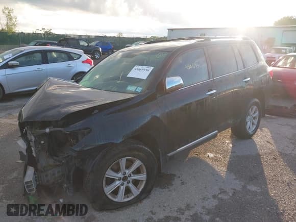 ✅ 2012 Toyota Highlander • VIN: 5TDBK3EH4CS101837 • Лот: 43061938. Опубликован ранее на IAAI с пробегом 176 191 миль. Бесплатный доступ к архиву аукционных продаж из США и подробный отчёт об истории автомобиля на DreamBid. Изображение 2.