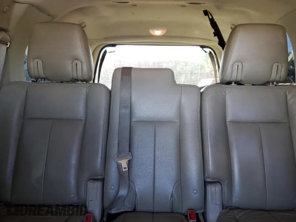 ✅ 2015 Ford Expedition XLT • VIN: 1FMJU1HT3FEF39720 • Лот: 82274695. Опубликован ранее на Copart с пробегом 151 532 миль. Бесплатный доступ к архиву аукционных продаж из США и подробный отчёт об истории автомобиля на DreamBid. Изображение 10.