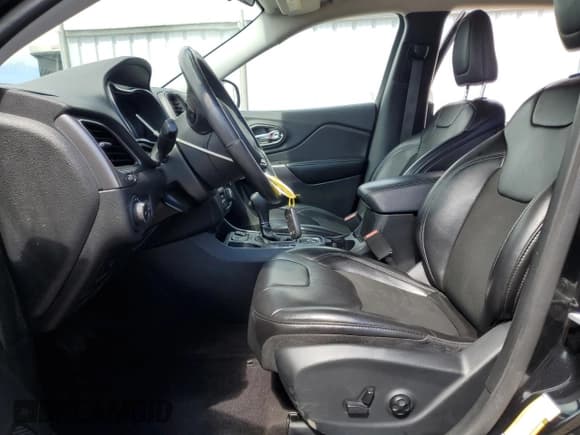 ✅ 2019 Jeep Cherokee Latitude Plus • VIN: 1C4PJLLB6KD226114 • Lot: 72030135. Listed on Copart with 61,600 mi. Free auction sales archive from the USA and detailed vehicle history report at DreamBid. Image 7.