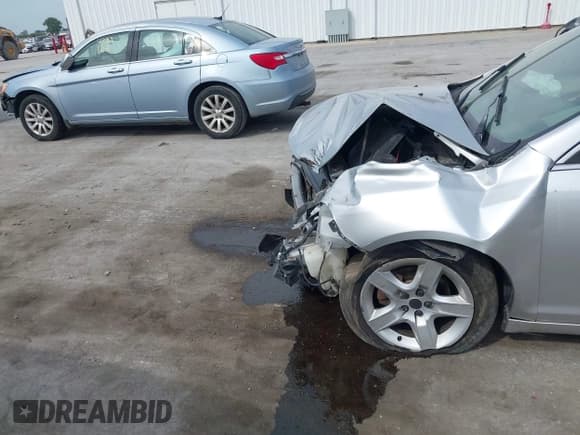 ✅ 2010 Chevrolet Malibu 1FL • VIN: 1G1ZA5E09AF278431 • Lot: 43355679. Listed on IAAI with 165,370 mi. Free auction sales archive from the USA and detailed vehicle history report at DreamBid. Image 6.