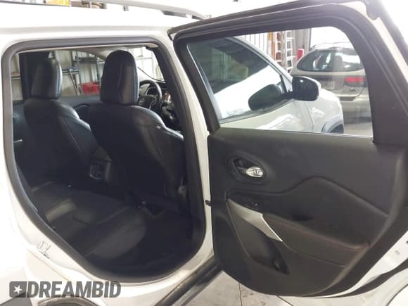 ✅ 2017 Jeep Cherokee Trailhawk • VIN: 1C4PJMBS5HW614956 • Лот: 42079991. Опубликован ранее на IAAI с пробегом 143 378 миль. Бесплатный доступ к архиву аукционных продаж из США и подробный отчёт об истории автомобиля на DreamBid. Изображение 8.