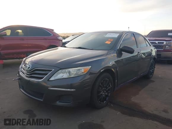 ✅ 2011 Toyota Camry LE • VIN: 4T1BF3EK8BU759358 • Лот: 43674373. Опубликован ранее на IAAI с пробегом 100 376 миль. Бесплатный доступ к архиву аукционных продаж из США и подробный отчёт об истории автомобиля на DreamBid. Изображение 2.