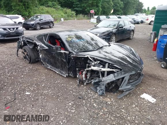 ✅ 2021 Chevrolet Corvette 3LT • VIN: 1G1YC2D4XM5110199 • Lot: 42691504. Wystawiony na IAAI z przebiegiem Nie podano. Bezpłatny archiwum sprzedaży aukcyjnych z USA i szczegółowy raport historii pojazdu na DreamBid. Zdjęcie 1.