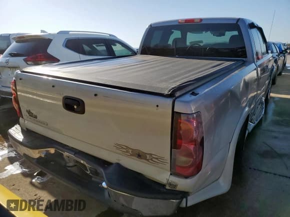 ✅ 2006 Chevrolet Silverado 1500 LT1 • VIN: 1GCEC19T86Z130760 • Лот: 45917125. Опубликован ранее на Copart с пробегом 179 023 миль. Бесплатный доступ к архиву аукционных продаж из США и подробный отчёт об истории автомобиля на DreamBid. Изображение 6.