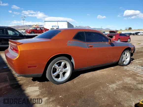 ✅ 2011 Dodge Challenger R/T • VIN: 2B3CJ5DT5BH542416 • Lot: 74621964. Wystawiony na Copart z przebiegiem 156 600 mil. Bezpłatny archiwum sprzedaży aukcyjnych z USA i szczegółowy raport historii pojazdu na DreamBid. Zdjęcie 3.