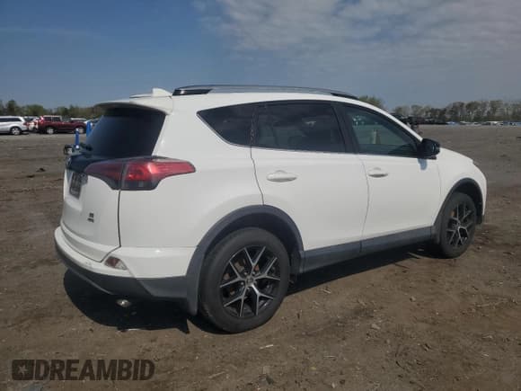 ✅ 2017 Toyota RAV4 SE • VIN: 2T3JFREV0HW601525 • Lot: 52829015. Wystawiony na Copart z przebiegiem 215 421 mil. Bezpłatny archiwum sprzedaży aukcyjnych z USA i szczegółowy raport historii pojazdu na DreamBid. Zdjęcie 3.