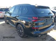 ✅ 2024 BMW X5 xDrive40i • VIN: 5UX23EU03R9U30989 • Lot: 43474605. Wystawiony na IAAI z przebiegiem 27 127 mil. Bezpłatny archiwum sprzedaży aukcyjnych z USA i szczegółowy raport historii pojazdu na DreamBid. Zdjęcie 3.