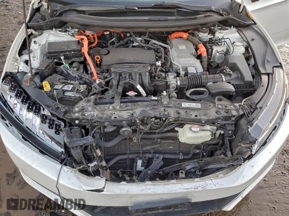 ✅ 2018 Honda Clarity Touring • VIN: JHMZC5F38JC002333 • Lot: 94794965. Listed on Copart with 96,180 mi. Free auction sales archive from the USA and detailed vehicle history report at DreamBid. Image 11.