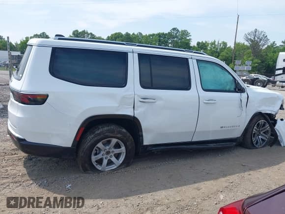 ✅ 2025 Jeep Wagoneer Series II • VIN: 1C4SJVBP4SS510274 • Lot: 42494096. Listed on IAAI with 7,342 mi. Free auction sales archive from the USA and detailed vehicle history report at DreamBid. Image 13.