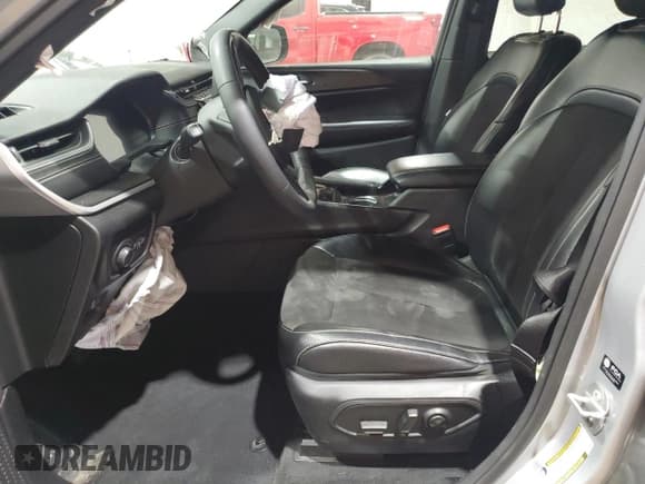 ✅ 2023 Jeep Grand Cherokee Altitude • VIN: 1C4RJGAGXPC580018 • Lot: 54586195. Listed on Copart with Not provided. Free auction sales archive from the USA and detailed vehicle history report at DreamBid. Image 7.