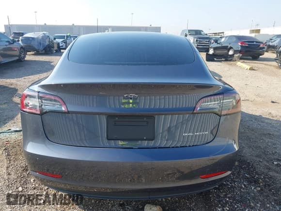 ✅ 2022 Tesla Model 3 Long Range • VIN: 5YJ3E1EB6NF153697 • Lot: 43190957. Wystawiony na IAAI z przebiegiem 68 026 mil. Bezpłatny archiwum sprzedaży aukcyjnych z USA i szczegółowy raport historii pojazdu na DreamBid. Zdjęcie 17.