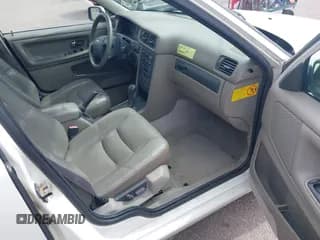 ✅ 1998 Volvo S70 T5 • VIN: YV1LS5370W2553199 • Lot: 41880720. Listed on IAAI with 150,635 mi. Free auction sales archive from the USA and detailed vehicle history report at DreamBid. Image 5.