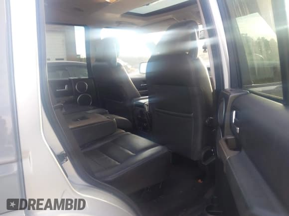 ✅ 2005 Land Rover LR3 SE • VIN: SALAA25445A303284 • Lot: 43692568. Listed on IAAI with 154,145 mi. Free auction sales archive from the USA and detailed vehicle history report at DreamBid. Image 8.