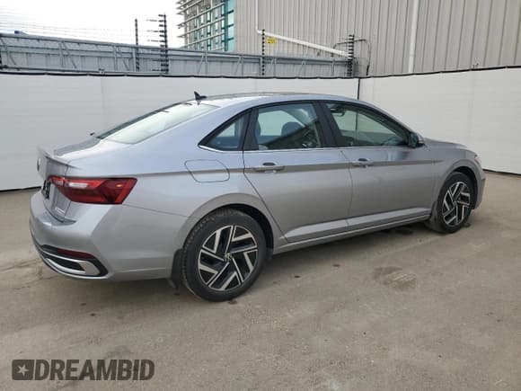 ✅ 2024 Volkswagen Jetta SEL • VIN: 3VWGM7BU5RM089048 • Lot: 81390635. Wystawiony na Copart z przebiegiem 39 600 mil. Bezpłatny archiwum sprzedaży aukcyjnych z USA i szczegółowy raport historii pojazdu na DreamBid. Zdjęcie 3.