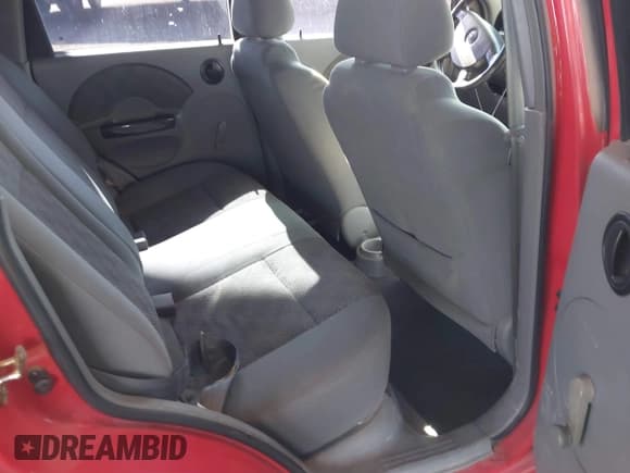 ✅ 2005 Chevrolet Aveo LS • VIN: KL1TD62605B463281 • Lot: 41681775. Wystawiony na IAAI z przebiegiem 147 901 mil. Bezpłatny archiwum sprzedaży aukcyjnych z USA i szczegółowy raport historii pojazdu na DreamBid. Zdjęcie 8.