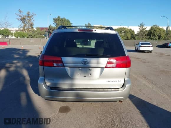 2005 Toyota Sienna LE z VIN 5TDZA23C55S326516, wystawiony jako IAAI lot #43476821 z przebiegiem 117 254 mil mil oraz . Historia ofert i sprzedaży dostępna na DreamBid. Obrazek 16.