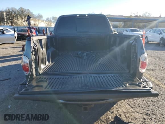✅ 2003 Ford F-150 Lightning • VIN: 2FTRF07313CA43362 • Лот: 87544765. Опубликован ранее на Copart с пробегом 98 589 миль. Бесплатный доступ к архиву аукционных продаж из США и подробный отчёт об истории автомобиля на DreamBid. Изображение 6.