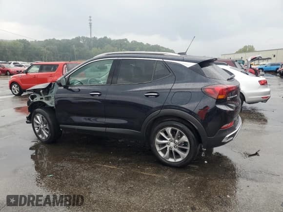 ✅ 2020 Buick Encore GX Essence • VIN: KL4MMGSL6LB074306 • Лот: 81056505. Опубликован ранее на Copart с пробегом 21 542 миль. Бесплатный доступ к архиву аукционных продаж из США и подробный отчёт об истории автомобиля на DreamBid. Изображение 2.