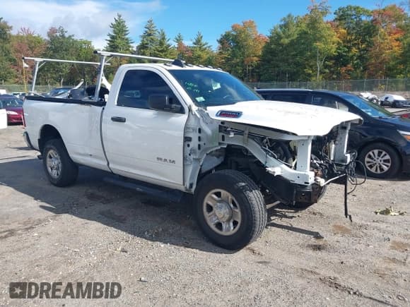 ✅ 2022 Ram 2500 Tradesman • VIN: 3C6MR5AJ3NG139397 • Lot: 43267574. Wystawiony na IAAI z przebiegiem 36 655 mil. Bezpłatny archiwum sprzedaży aukcyjnych z USA i szczegółowy raport historii pojazdu na DreamBid. Zdjęcie 1.