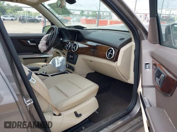 ✅ 2014 Mercedes-Benz GLK 350 • VIN: WDCGG8JBXEG239458 • Лот: 42700098. Опубликован ранее на IAAI с пробегом 57 131 миль. Бесплатный доступ к архиву аукционных продаж из США и подробный отчёт об истории автомобиля на DreamBid. Изображение 5.