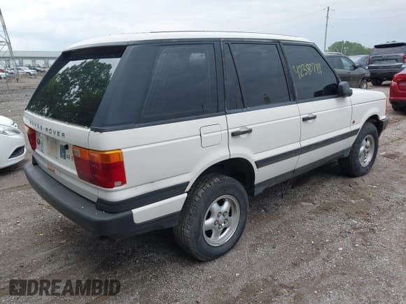 ✅ 1995 Land Rover Range Rover • VIN: SALPV1245SA307854 • Lot: 42380784. Wystawiony na IAAI z przebiegiem 197 000 mil. Bezpłatny archiwum sprzedaży aukcyjnych z USA i szczegółowy raport historii pojazdu na DreamBid. Zdjęcie 4.