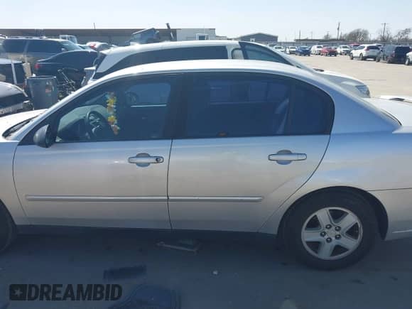 2005 Chevrolet Malibu LS z VIN 1G1ZT52885F230302, wystawiony jako IAAI lot #41694851 z przebiegiem 147 872 mil mil oraz . Historia ofert i sprzedaży dostępna na DreamBid. Obrazek 14.