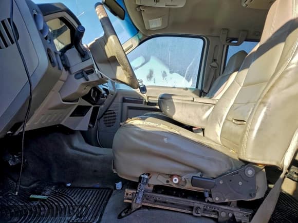 ✅ 2009 Ford F-250 XL • VIN: 1FTSW21R49EA82542 • Лот: 93883565. Опубликован ранее на Copart с пробегом 236 889 миль. Бесплатный доступ к архиву аукционных продаж из США и подробный отчёт об истории автомобиля на DreamBid. Изображение 7.