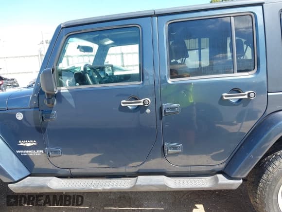 ✅ 2008 Jeep Wrangler Unlimited Sahara • VIN: 1J4GA59128L571725 • Lot: 43249920. Listed on IAAI with 185,270 mi. Free auction sales archive from the USA and detailed vehicle history report at DreamBid. Image 14.