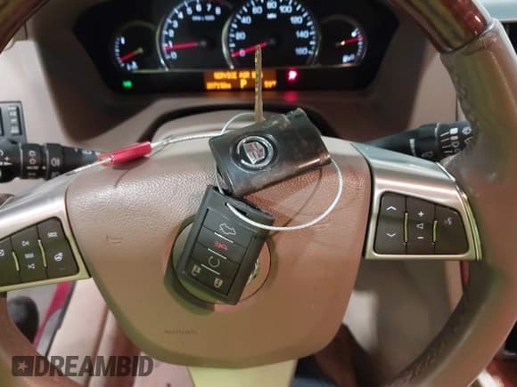 ✅ 2008 Cadillac STS RWD • VIN: 1G6DW67VX80125610 • Лот: 42280815. Опубликован ранее на IAAI с пробегом 207 192 миль. Бесплатный доступ к архиву аукционных продаж из США и подробный отчёт об истории автомобиля на DreamBid. Изображение 11.