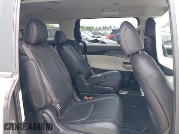 ✅ 2023 Kia Carnival LX • VIN: KNDNB4H35P6235684 • Лот: 40016483. Опубликован ранее на IAAI с пробегом 42 644 миль. Бесплатный доступ к архиву аукционных продаж из США и подробный отчёт об истории автомобиля на DreamBid. Изображение 8.