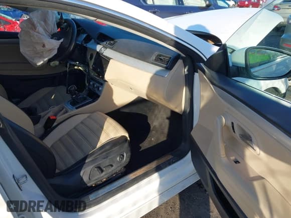 ✅ 2013 Volkswagen CC R-Line • VIN: WVWBP7AN2DE546329 • Lot: 43664929. Listed on IAAI with 123,655 mi. Free auction sales archive from the USA and detailed vehicle history report at DreamBid. Image 5.