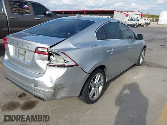 ✅ 2015 Volvo S60 T5 Drive-E Premier • VIN: YV140MFK4F1362802 • Lot: 43538907. Listed on IAAI with 74,110 mi. Free auction sales archive from the USA and detailed vehicle history report at DreamBid. Image 4.