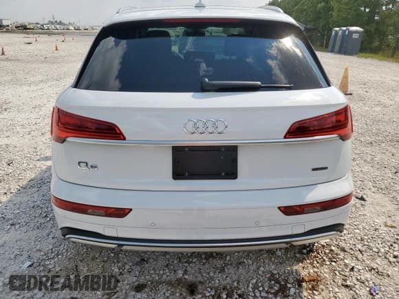 ✅ 2021 Audi Q5 Premium Plus • VIN: WA1BAAFY3M2062666 • Lot: 71984215. Wystawiony na Copart z przebiegiem 41 919 mil. Bezpłatny archiwum sprzedaży aukcyjnych z USA i szczegółowy raport historii pojazdu na DreamBid. Zdjęcie 6.