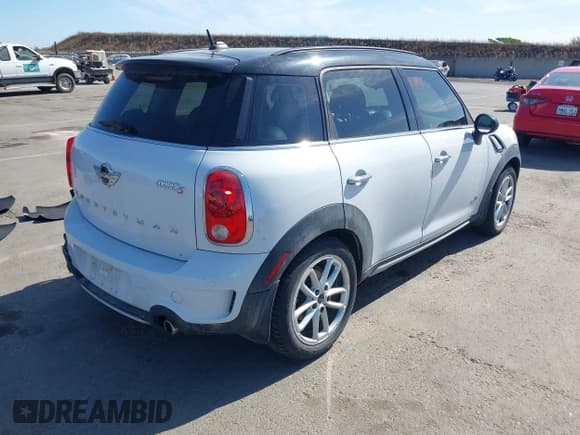✅ 2016 MINI Countryman S • VIN: WMWZC5C57GWU00192 • Lot: 42345660. Listed on IAAI with 57,683 mi. Free auction sales archive from the USA and detailed vehicle history report at DreamBid. Image 4.