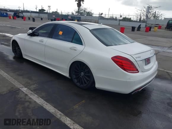 ✅ 2015 Mercedes-Benz S 550 • VIN: WDDUG8CB9FA085390 • Lot: 41686941. Listed on IAAI with 124,594 mi. Free auction sales archive from the USA and detailed vehicle history report at DreamBid. Image 3.