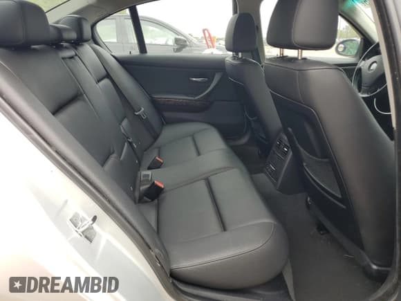 ✅ 2006 BMW 3 Series 325xi • VIN: WBAVD13526KV04146 • Lot: 81257575. Listed on Copart with 141,560 mi. Free auction sales archive from the USA and detailed vehicle history report at DreamBid. Image 10.