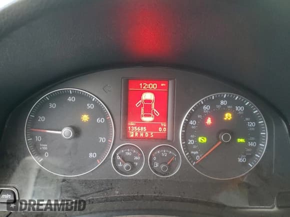 ✅ 2005 Volkswagen Jetta 2.5L • VIN: 3VWSG71K85M641623 • Лот: 84705244. Опубликован ранее на Copart с пробегом 135 685 миль. Бесплатный доступ к архиву аукционных продаж из США и подробный отчёт об истории автомобиля на DreamBid. Изображение 9.