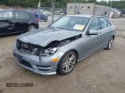 ✅ 2012 Mercedes-Benz C 300 Sport • VIN: WDDGF8BB5CR225904 • Lot: 43010982. Wystawiony na IAAI z przebiegiem 90 115 mil. Bezpłatny archiwum sprzedaży aukcyjnych z USA i szczegółowy raport historii pojazdu na DreamBid. Zdjęcie 2.