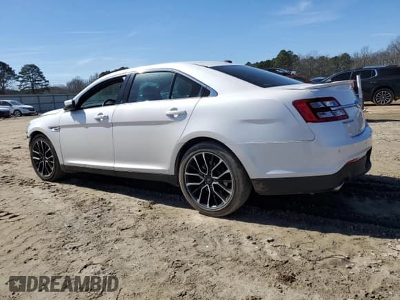 ✅ 2017 Ford Taurus SEL • VIN: 1FAHP2H81HG137414 • Lot: 46447895. Listed on Copart with 41,600 mi. Free auction sales archive from the USA and detailed vehicle history report at DreamBid. Image 2.